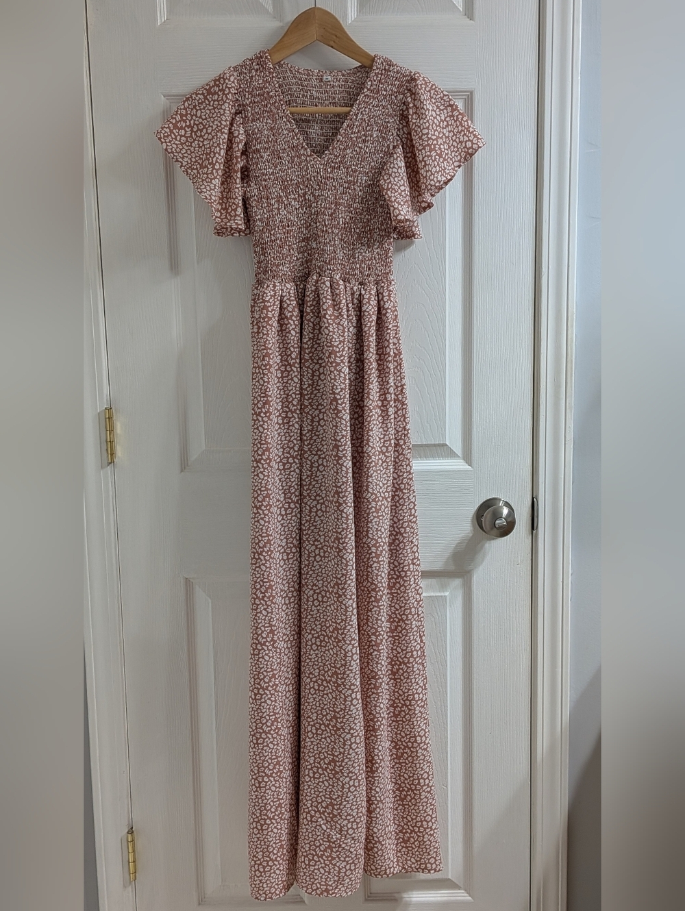 Maxi Dress Pink Leopard Cheetah Print Medium Like New Slit Flutter Sleeves